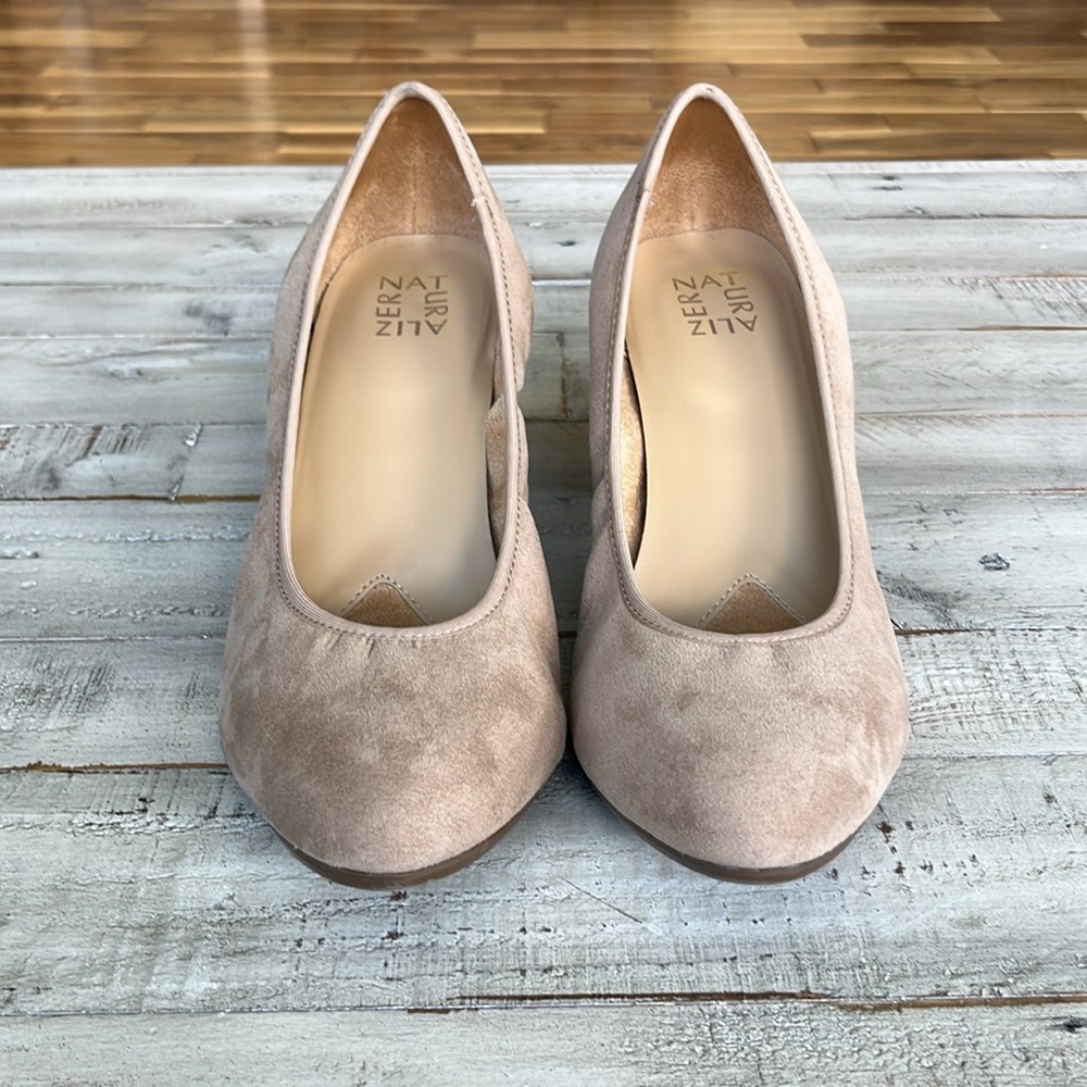 Heels - Picture 2 of 4